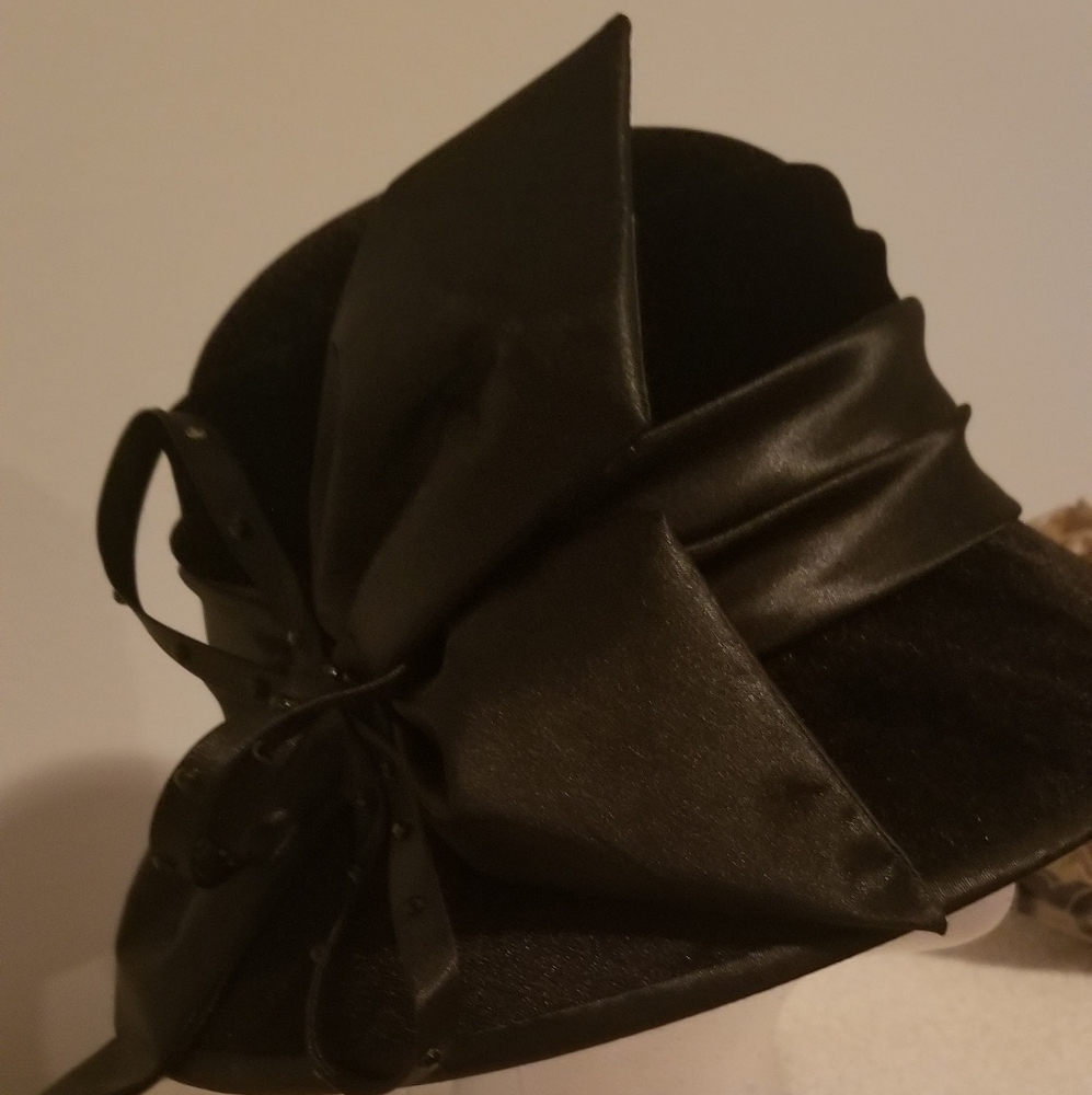 Black Pill-Box Hat